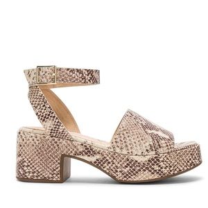 seychelles calming influence sandal color beige exotic size 8.5 platform